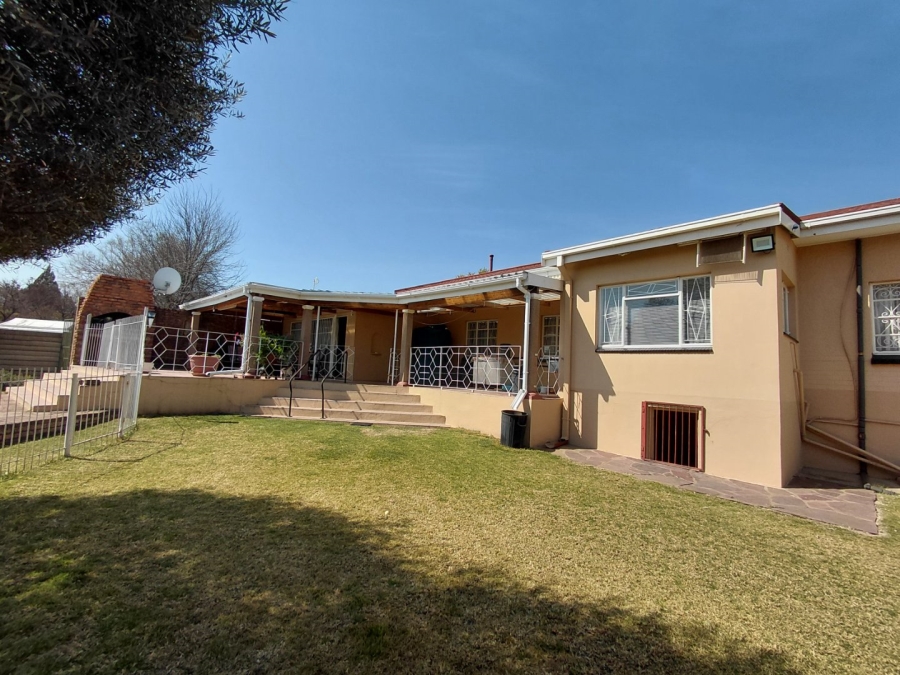 4 Bedroom Property for Sale in Wilgenhof Free State